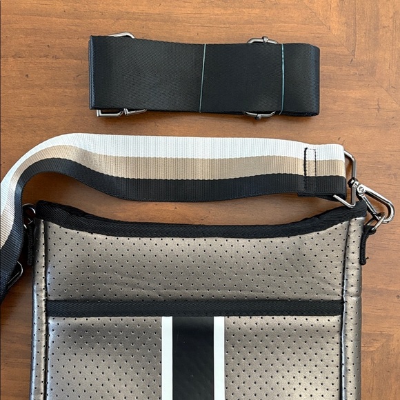 Haute Shore Jeri Ritz Neoprene Crossbody Bag Brown Black - Picture 14 of 16